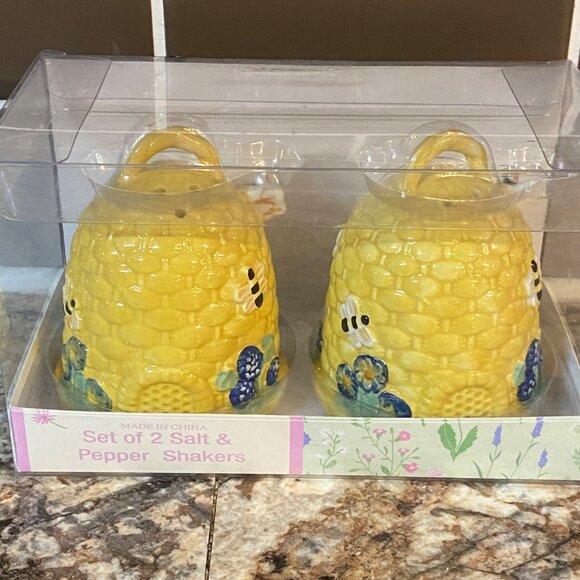 Wildblossom Honey Bee Hive Ceramic Salt Pepper Shakers NEW Floral Bright Yellow - Picture 1 of 10
